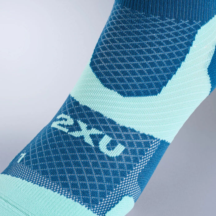 2XU Vectr Socks | Light Cushion | Crew Length | Majol / Jelly Mint