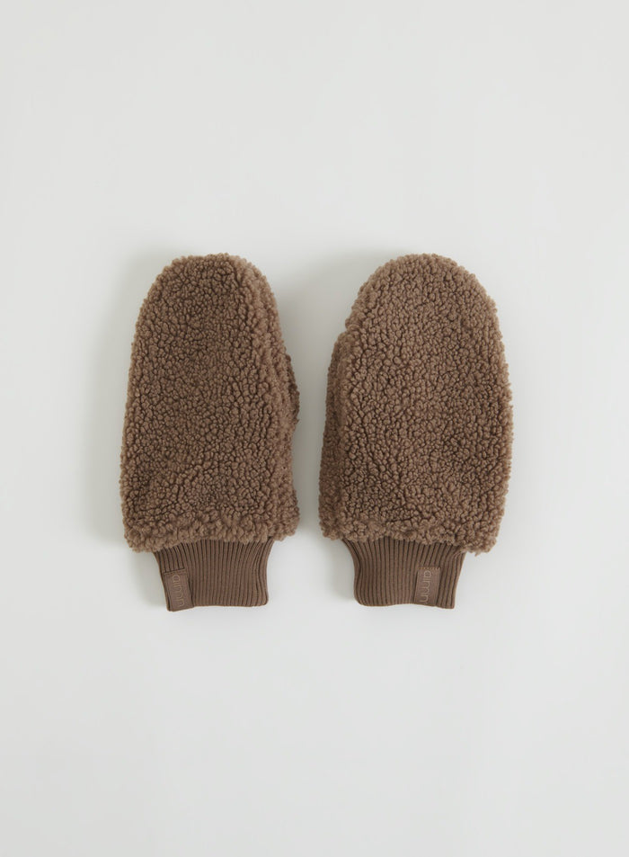 Hazelnut Pile Mittens in flatlay view