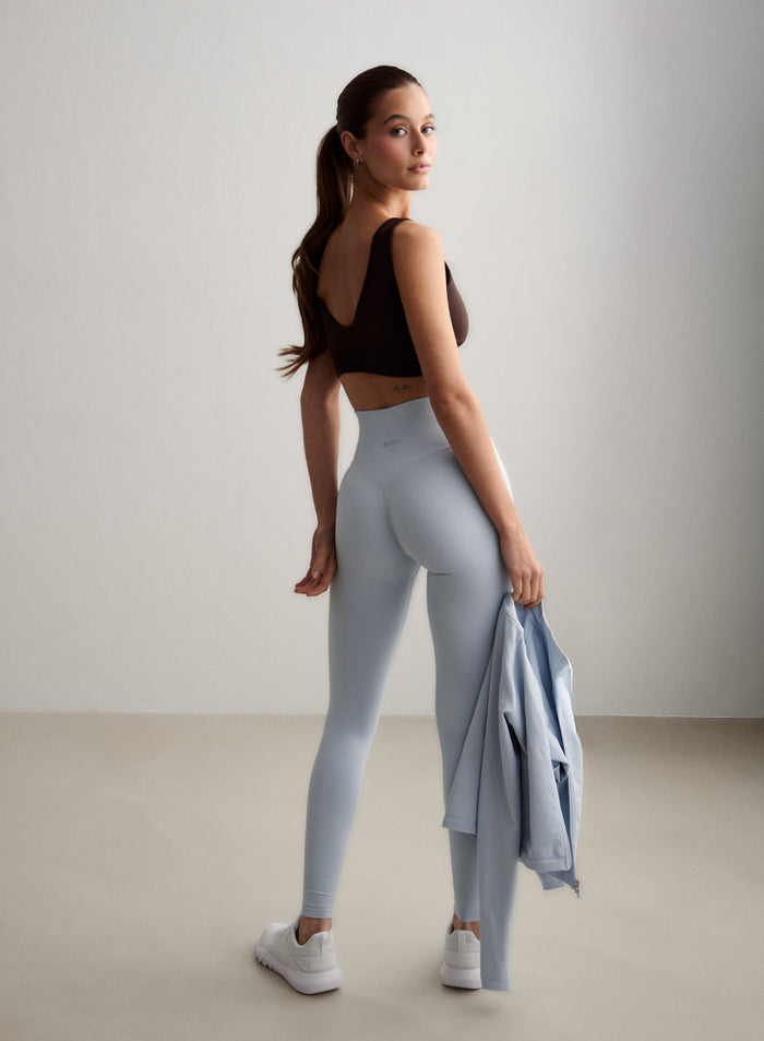 [S - 5'8"]