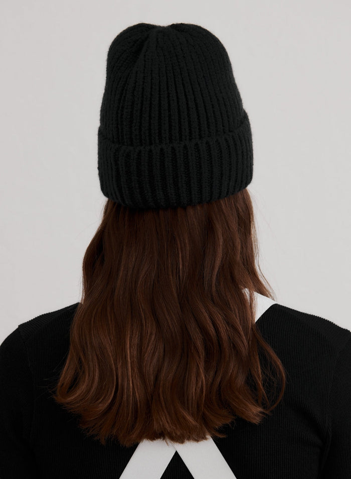 Black Chunky Beanie