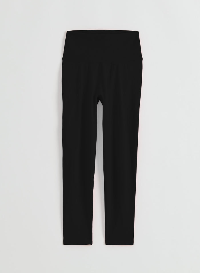 Flat lay of Black Shape Seamless 7/8 Tights from aim'n