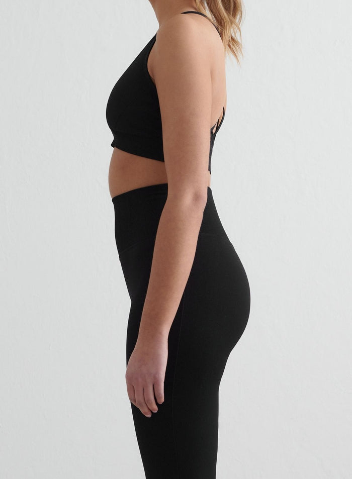 [S - 5'8"]
