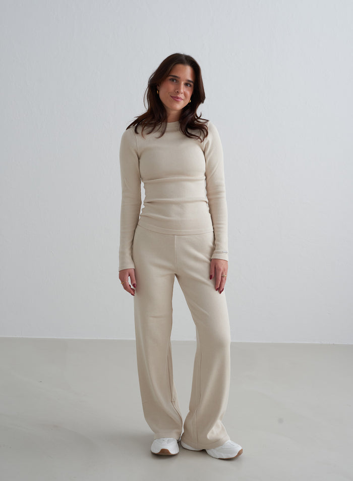 [The model wears size XS and is 162 cm.]
