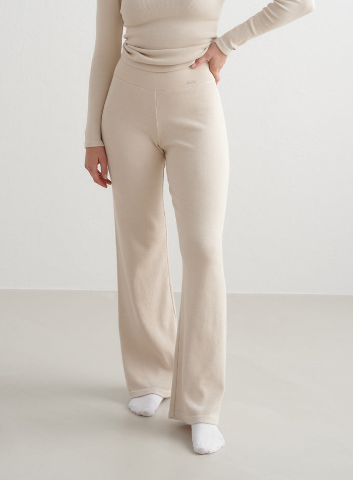 [The model wears size XS and is 170 cm.]