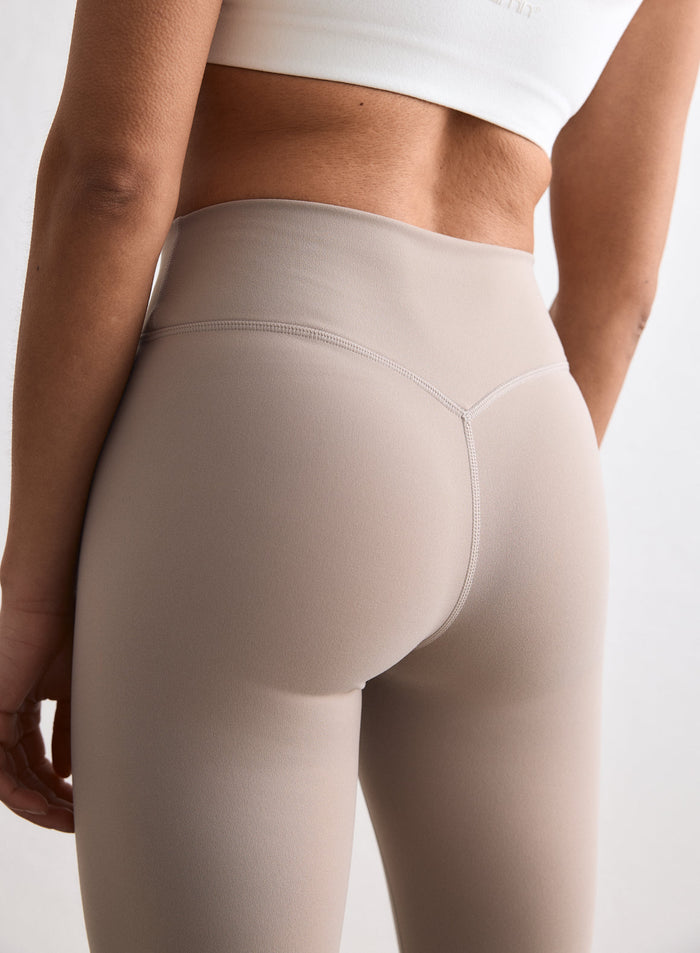 [S - 5’7”]