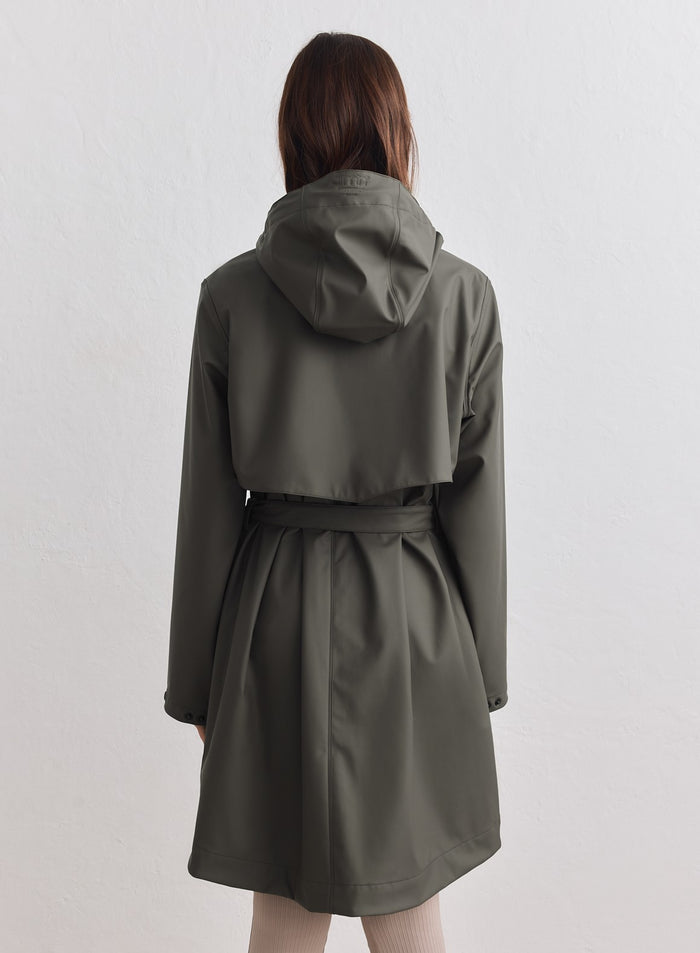 Dark ivy rain jacket with a belted waist and hood, showing the back ventilation yoke. [M-178cm]
