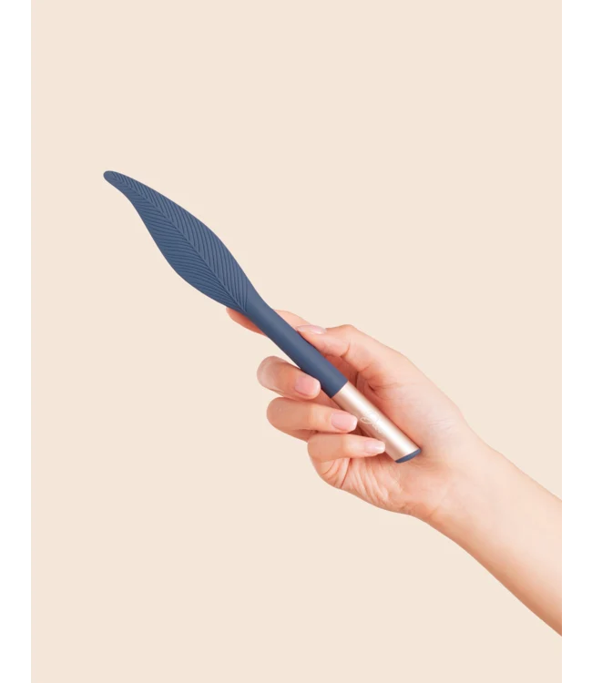 Deia Feather Vibrator