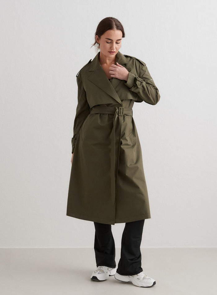 [The model wears size M and is 178 cm.]