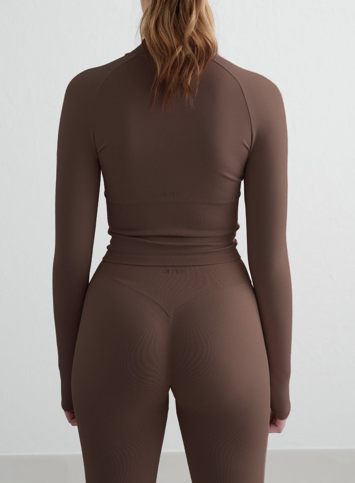 [S - 5'8"]