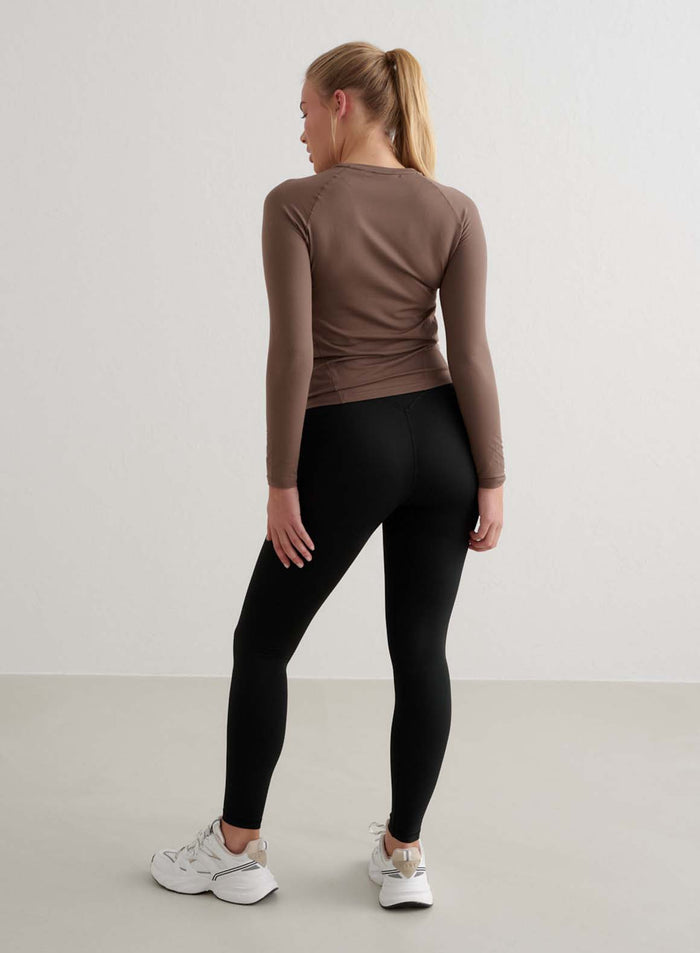 [S - 5'5"]