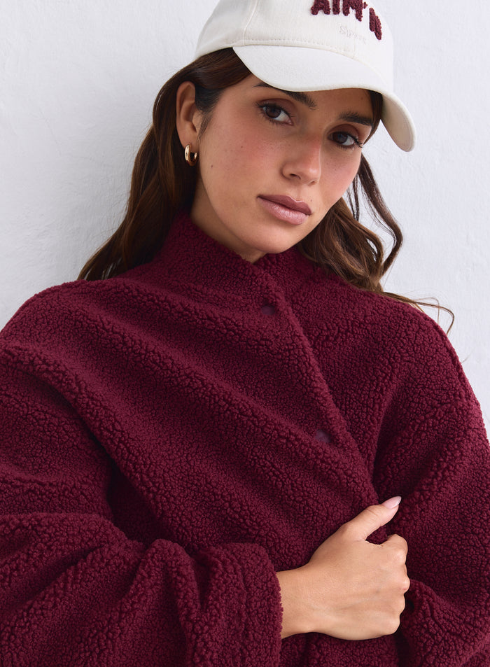 Merlot teddy pile coach jacket by aim'n featuring a high collar and soft texture. [S-165cm]