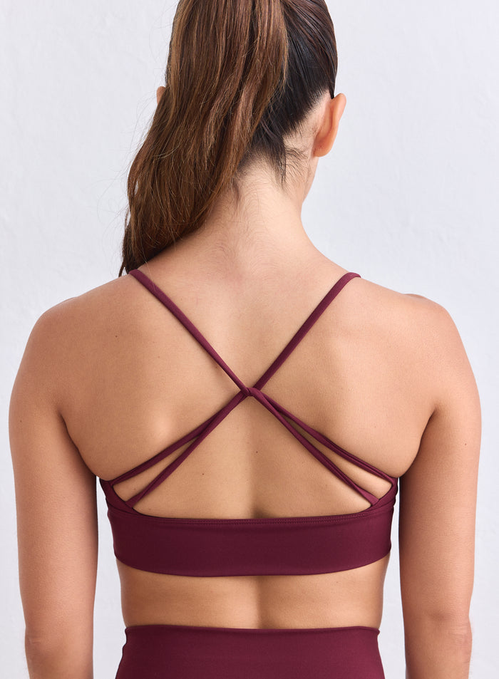 Merlot Sense Strap Bra by aim'n features a decorative strappy back and soft second skin feel. [XS-165cm]